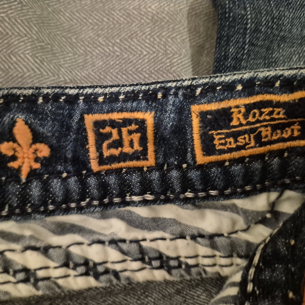 Stylish Blue Jeans - Picture 10 of 12